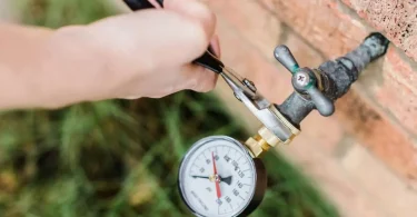 how to check water pressure